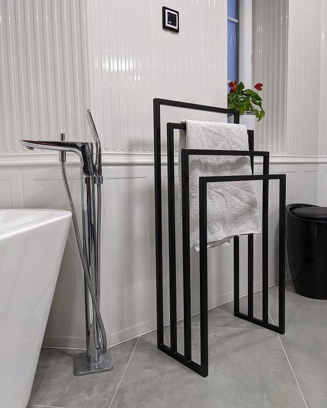 Black Vertical Towel & Storage Frame